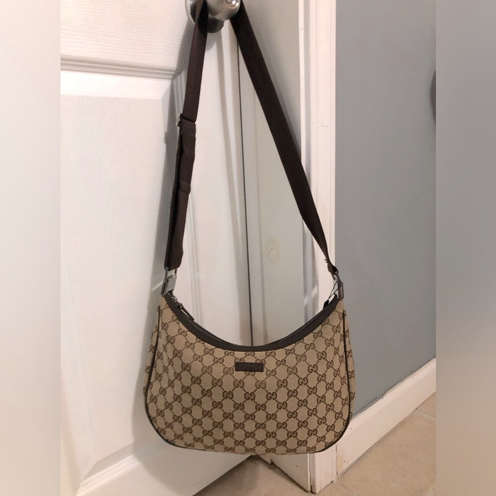 Gucci Classic Monogram shoulder or crossbody! Authentic with tags